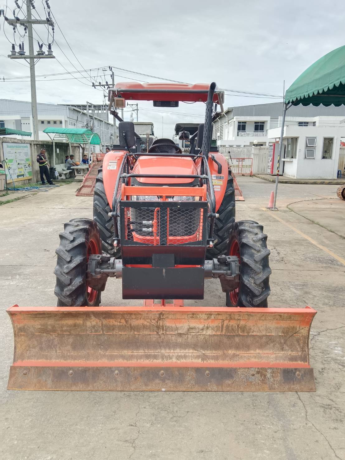 Kubota M6240SUH used tractor